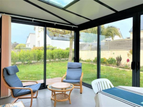Maison récente à Quiberon, 4 pièces, 77m², quartier calme, proche commerces, jardin, véranda. - FR-1-478-164